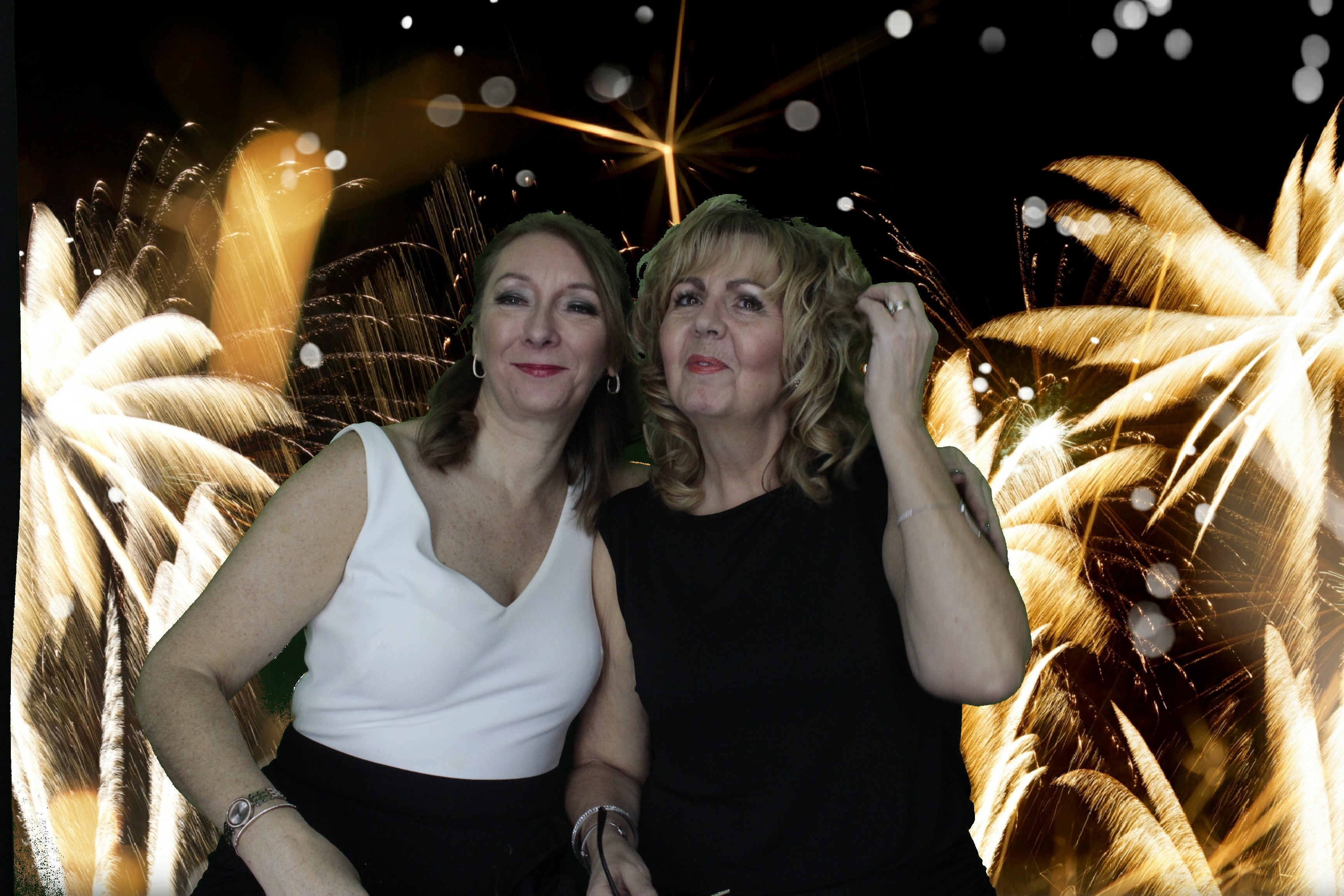 NYE Party | View more photos from the event at gallery.myphotoboothexperience.co.uk/u/MyPhotoBoothExperienceLtd/NYE-Party